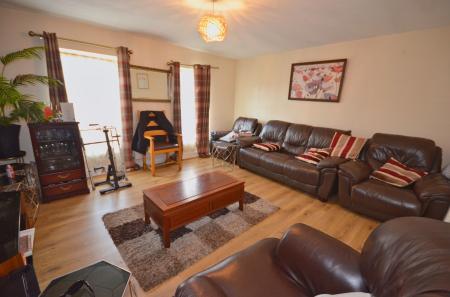 4 bedroom Terraced House for sale in Frith Close, Great Oakley, Corby, NN18
