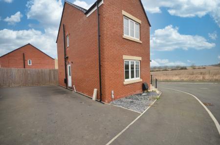 3 bedroom Detached house for sale in Kennard Close, Corby, NN17