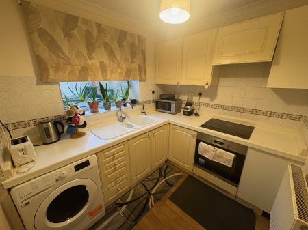 2 bedroom Flat to let in Argyll Street, Corby, NN17