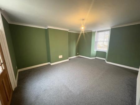 3 bedroom Detached house to let in Chapel Road, Weldon, NN17