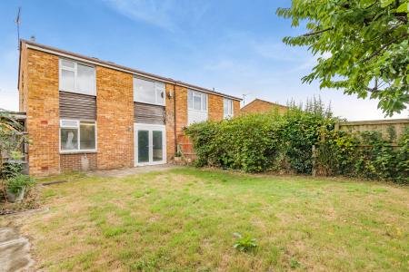4 bedroom Semi-detached house for sale in Elm Tree Gardens, Devizes, SN10