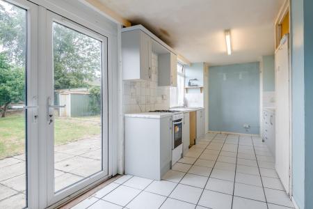 4 bedroom Semi-detached house for sale in Elm Tree Gardens, Devizes, SN10