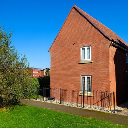 Derwent Drive, Lakeside, Doncaster, DN4