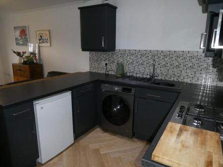 1 bedroom Semi-detached house to let in Twigg Crescent, Armthorpe, DN3