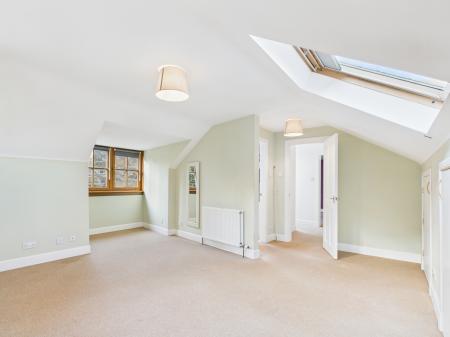 4 bedroom House to let in Coltbridge Avenue, Edinburgh, EH12