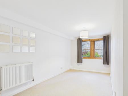 4 bedroom House to let in Coltbridge Avenue, Edinburgh, EH12