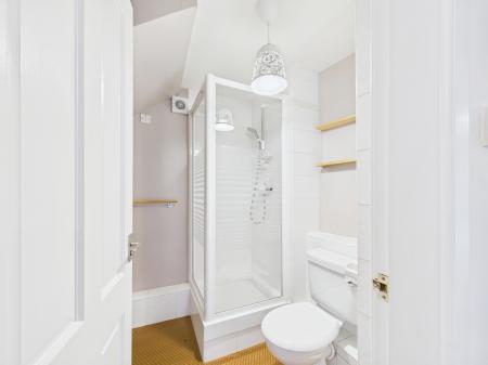 4 bedroom House to let in Coltbridge Avenue, Edinburgh, EH12