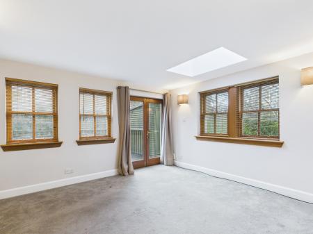 4 bedroom House to let in Coltbridge Avenue, Edinburgh, EH12