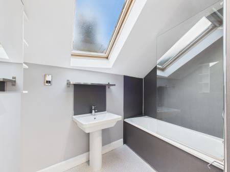 4 bedroom House to let in Coltbridge Avenue, Edinburgh, EH12