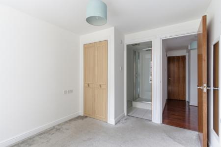 2 bedroom Flat for sale in Old Tolbooth Wynd, Edinburgh, EH8