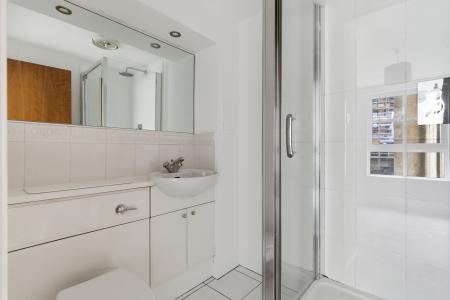 2 bedroom Flat for sale in Old Tolbooth Wynd, Edinburgh, EH8