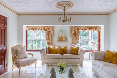 5 bedroom Detached house for sale in Bush Hill, Winchmore Hill, London, N21