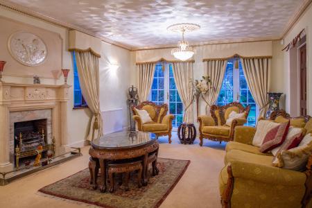 5 bedroom Detached house for sale in Bush Hill, Winchmore Hill, London, N21