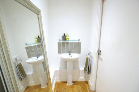 3 bedroom Detached house for sale in Cameron Close, Wood Green, London, N22