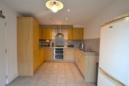 3 bedroom Detached house for sale in Cameron Close, Wood Green, London, N22