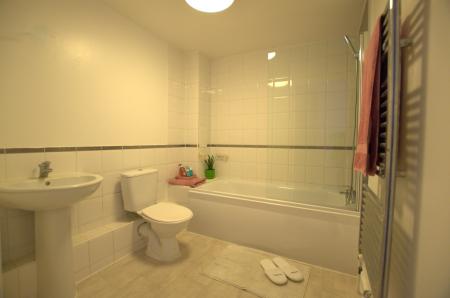 1 bedroom Flat for sale in Gareth Drive, Edmonton, London, N9