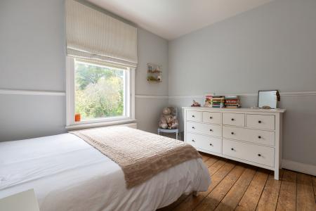 4 bedroom Semi-detached house for sale in Park Road, New Barnet, London, EN4