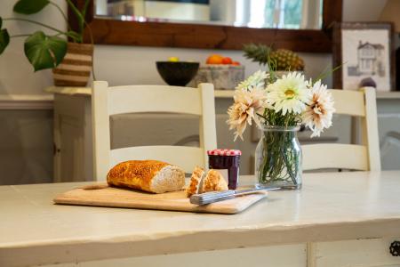 4 bedroom Semi-detached house for sale in Park Road, New Barnet, London, EN4