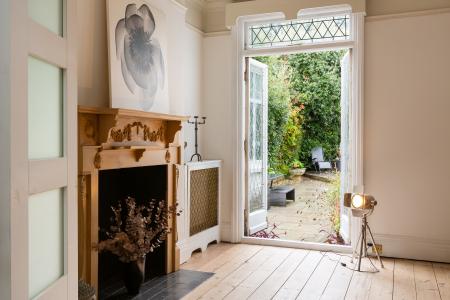 4 bedroom Semi-detached house for sale in Park Road, New Barnet, London, EN4