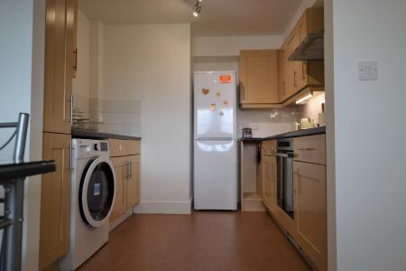 2 bedroom Flat for sale in The Broadway, Edmonton, London, N9