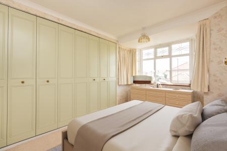 4 bedroom Semi-detached house for sale in Willow Road, Enfield, London, EN1