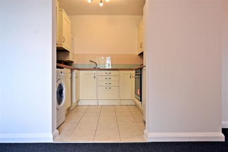 1 bedroom Flat to let in 78 Pennington Drive, Winchmore Hill, London, N21