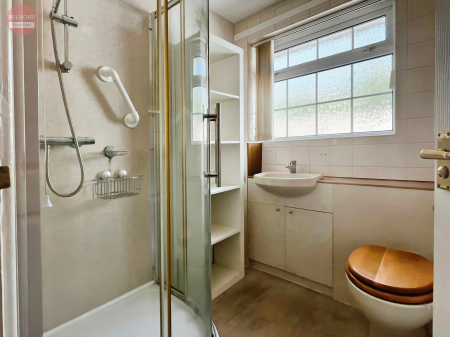 2 bedroom Detached bungalow for sale in Rowan Close, Evesham, WR11