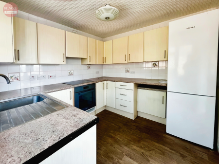 2 bedroom Detached bungalow for sale in Rowan Close, Evesham, WR11