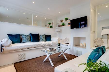 Pershore Manor, 78 Bridge Street, Pershore, WR10