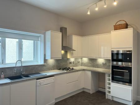 3 bedroom Detached house to let in Burnhead Road, Larbert, FK5