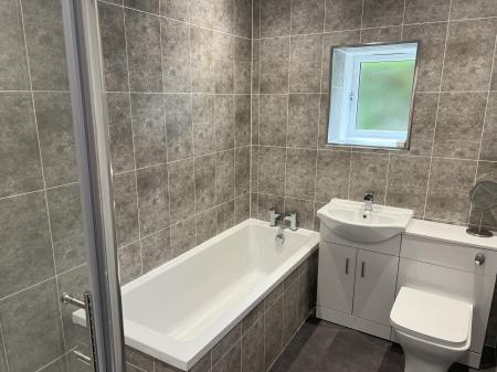 3 bedroom Detached house to let in Burnhead Road, Larbert, FK5