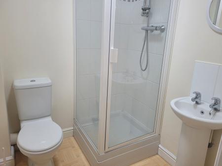 4 bedroom Town house to let in Stevenson Avenue, Polmont, FK2