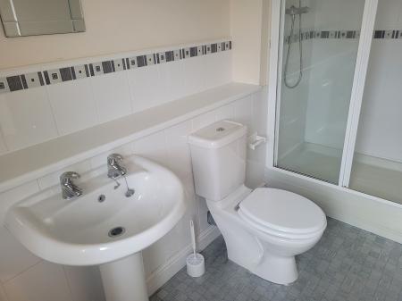 4 bedroom Town house to let in Stevenson Avenue, Polmont, FK2