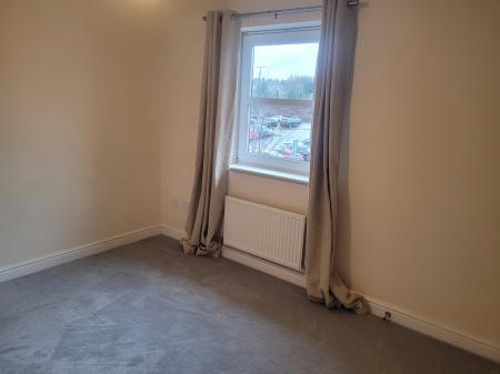 4 bedroom Town house to let in Stevenson Avenue, Polmont, FK2