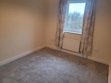 4 bedroom Town house to let in Stevenson Avenue, Polmont, FK2