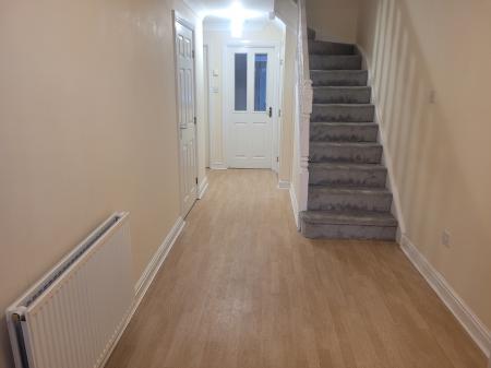 4 bedroom Town house to let in Stevenson Avenue, Polmont, FK2