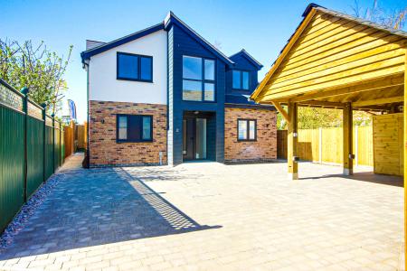 4 bedroom Detached house for sale in School Lane, Whitminster, Gloucester, GL2