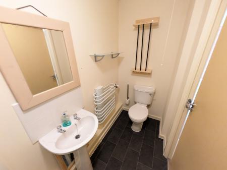 2 bedroom Flat to let in Cromford Court, Grantham, NG31