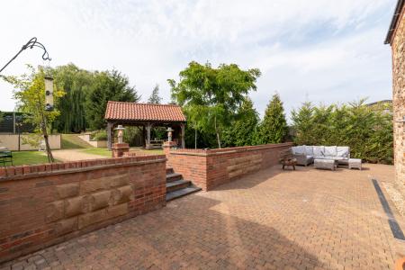 4 bedroom Barn Conversion to let in Gonerby Grange, Belton, NG32