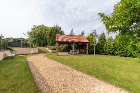 4 bedroom Barn Conversion to let in Gonerby Grange, Belton, NG32