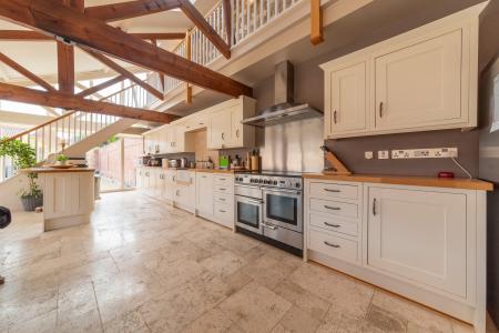 4 bedroom Barn Conversion to let in Gonerby Grange, Belton, NG32