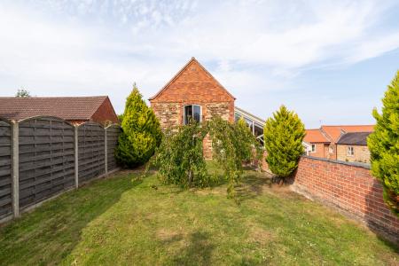 4 bedroom Barn Conversion to let in Gonerby Grange, Belton, NG32