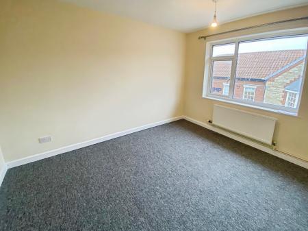 2 bedroom Flat to let in Guildhall Street, Grantham, NG31