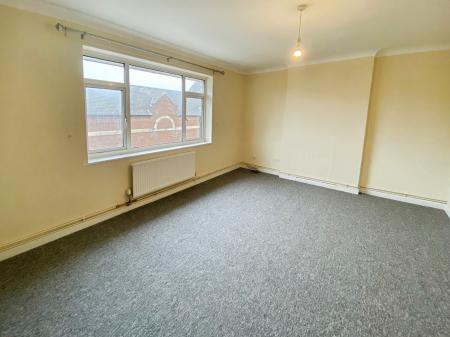 2 bedroom Flat to let in Guildhall Street, Grantham, NG31