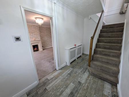 3 bedroom Semi-detached house to let in Shelley Avenue, Grantham, NG31