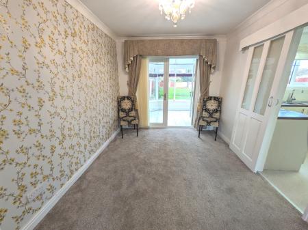3 bedroom Semi-detached house to let in Shelley Avenue, Grantham, NG31