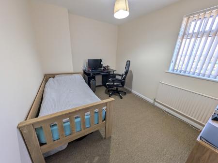 3 bedroom Semi-detached house to let in West Avenue, Grantham, NG31