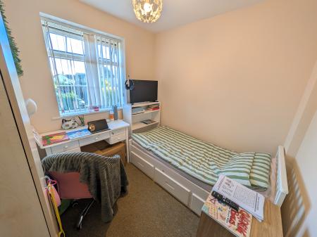 3 bedroom Semi-detached house to let in West Avenue, Grantham, NG31