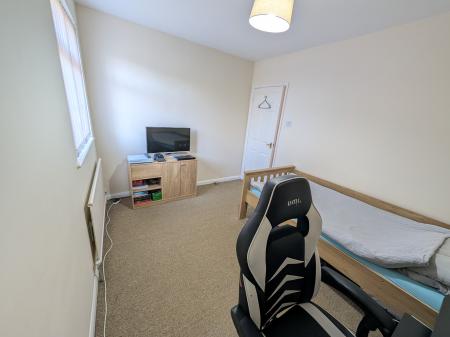 3 bedroom Semi-detached house to let in West Avenue, Grantham, NG31