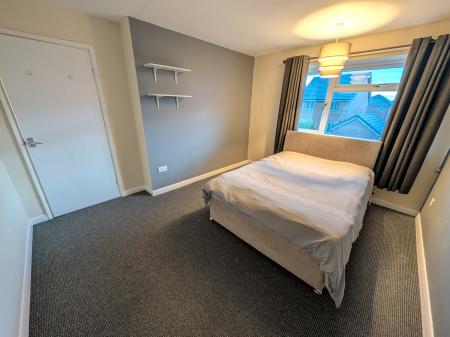 4 bedroom Semi-detached house to let in Pasture Close, Colsterworth, NG33